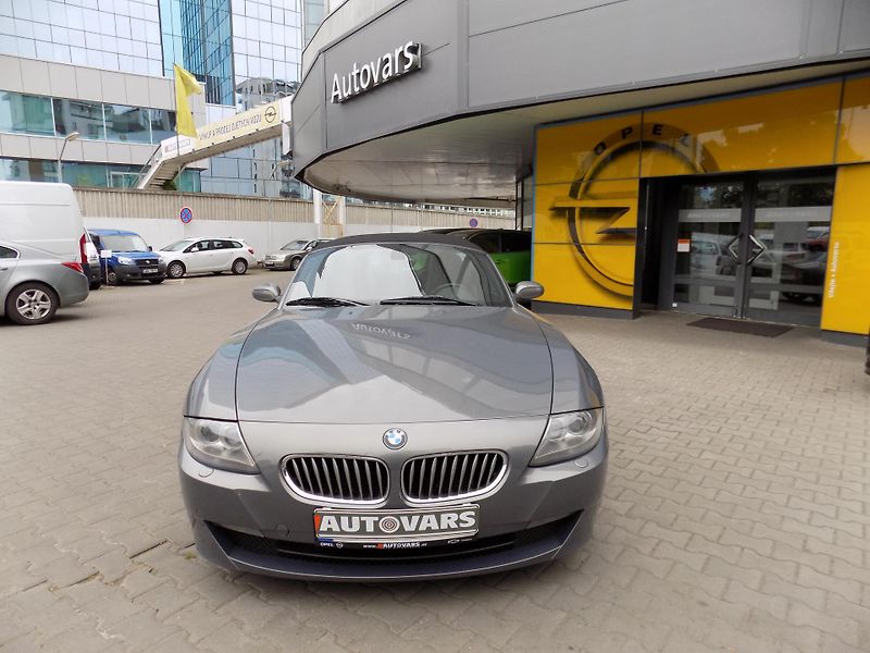 BMW Z4 (2007) 3.0 SI - fotka 3 z 14
