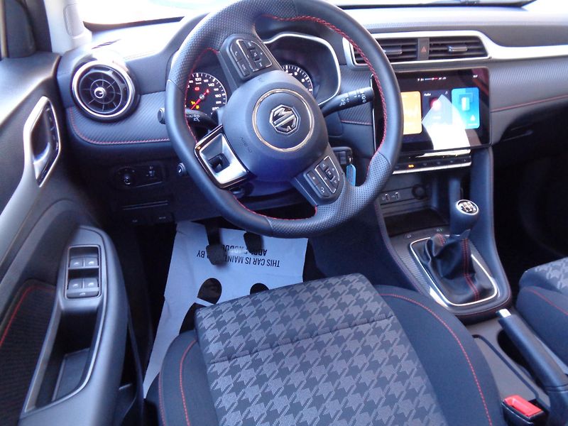 MG ZS 1,5 106 PS, Ess-plus, MÁLO KM! - fotka 21 z 27