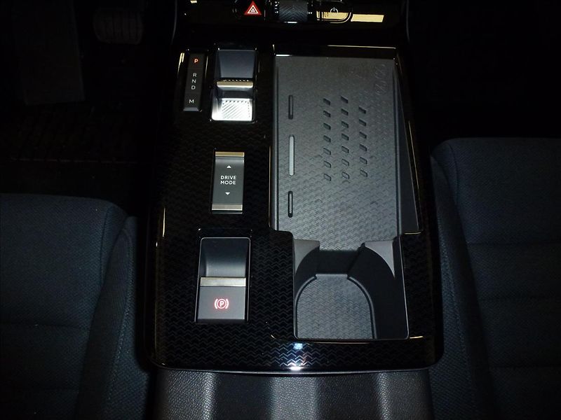 Citroën C5 Aircross 1,2 Hybrid 145k  PLUS - fotka 8 z 25