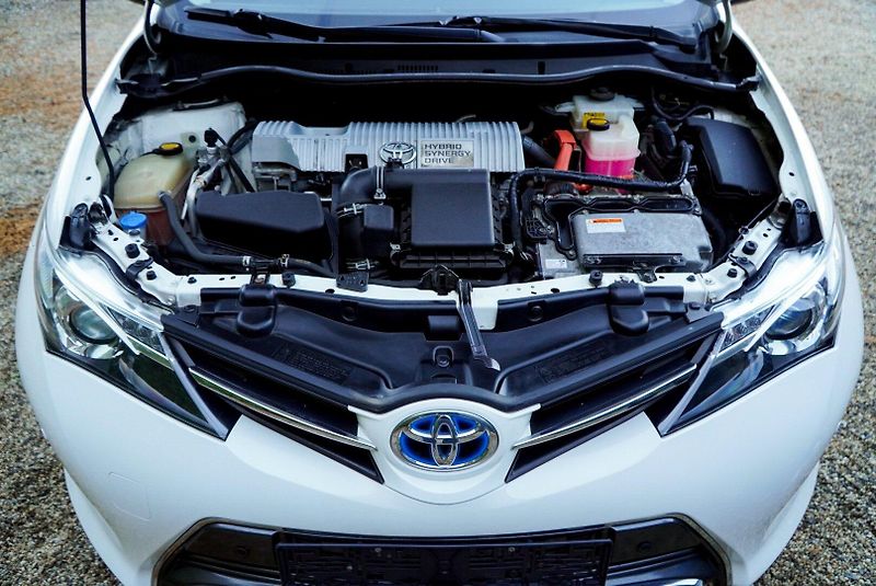 Toyota Auris 1.8 HYBRID ACTIVE+ - fotka 24 z 24