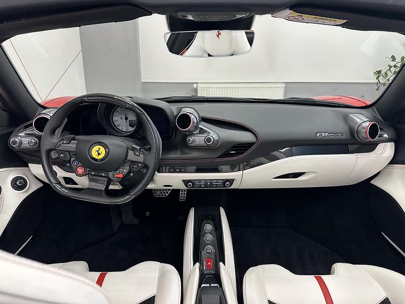 Ferrari F8 (2022) Spider*LIFT*DISPLAY*TEMPOMAT - fotka 14 z 18
