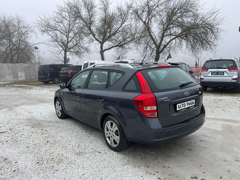 Kia Ostatní 1.6 CRDi - fotka 10 z 15