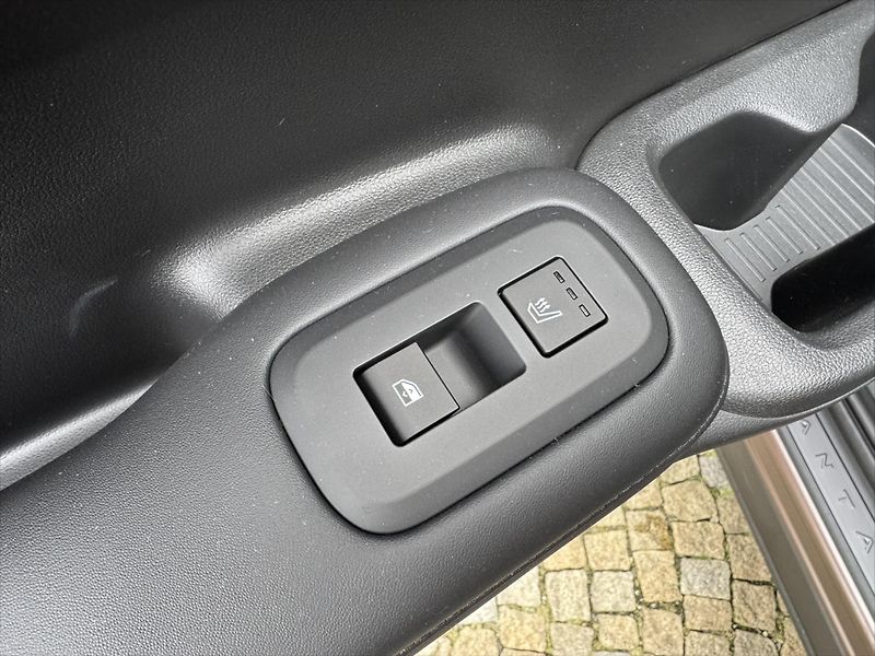 Hyundai Santa Fe 1,6 1,6 TGDI PHEV 4×4 CALLIGRA - fotka 15 z 19