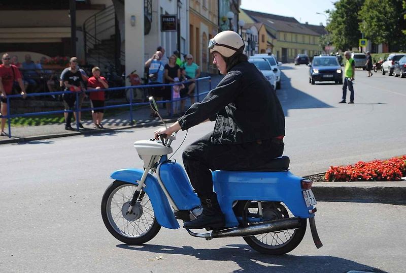 Veterány se sjely do Veselí nad Lužnicí na Selské Baroko 2023.