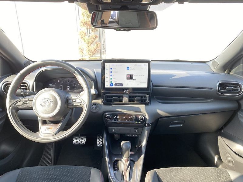 Toyota Yaris 1.5HEV, ČR-1m, GR Sport, DPH - fotka 12 z 25