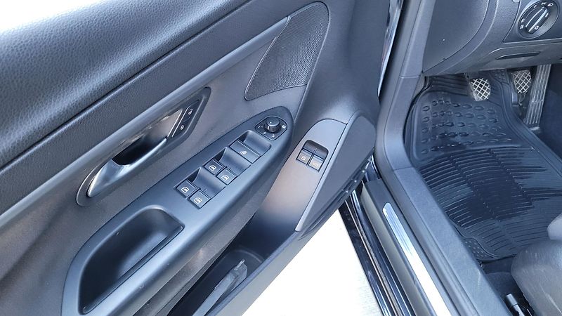 Volkswagen EOS (2010) 1,4 TSI 90KW - fotka 18 z 21