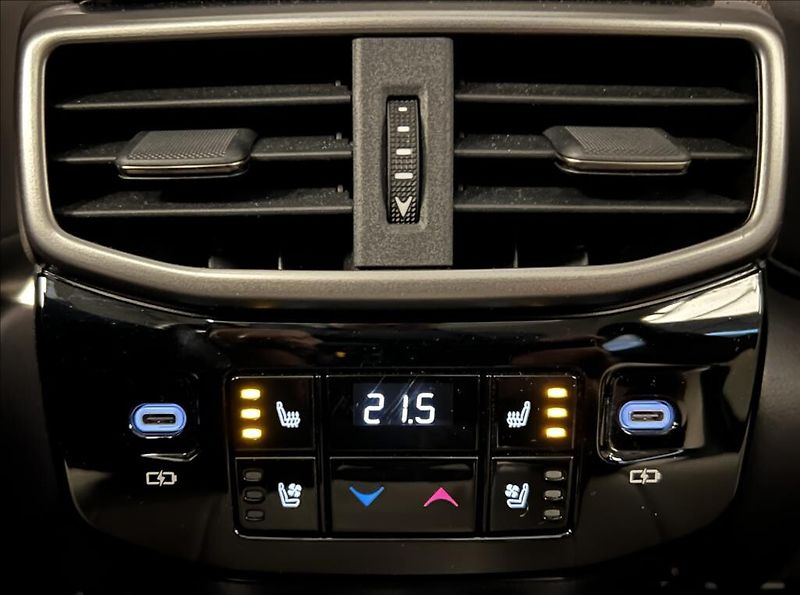 Lexus RX 450h plus 450H+ 2,5 PHEV LUXURY PANORAMI - fotka 16 z 22
