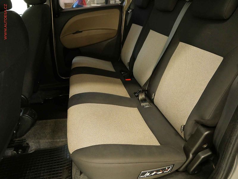 Opel Combo (2012) 1.6CDTi 7míst, AC, temp - fotka 10 z 18