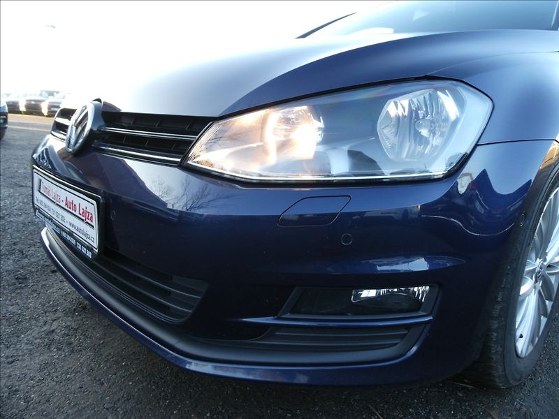 Volkswagen Golf 1,6 TDi 81kW,CUP,4x4,serviska - fotka 4 z 50