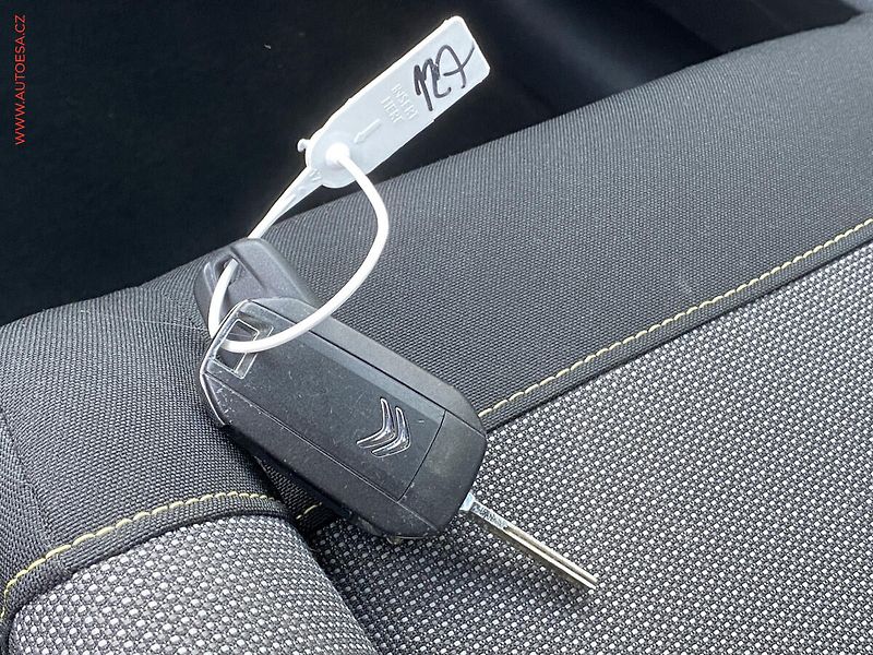 Citroën C3 (2019) 1.2PT, Navi, AC, park.čidla - fotka 16 z 16