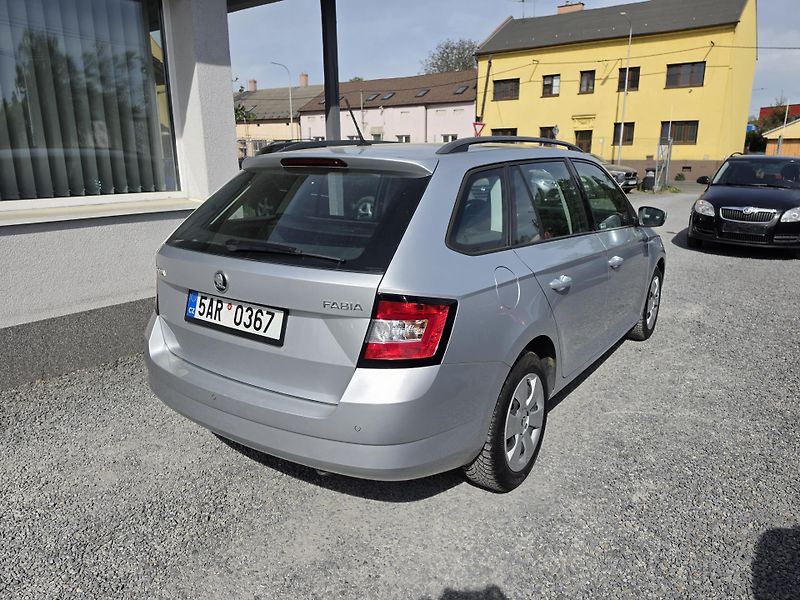 Škoda Fabia 1.2 TSI 81KW Park Senzor Led - fotka 4 z 12