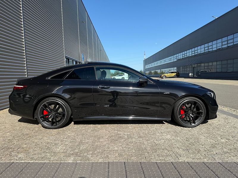 Mercedes-Benz Třídy E (2022) - fotka 8 z 91