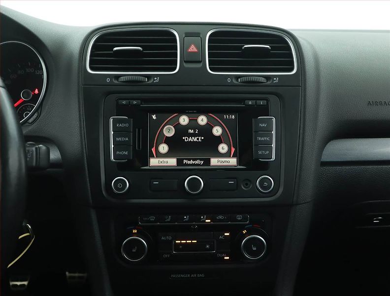 Volkswagen Golf (2011) 1.2 TSI, Tempomat - fotka 12 z 14