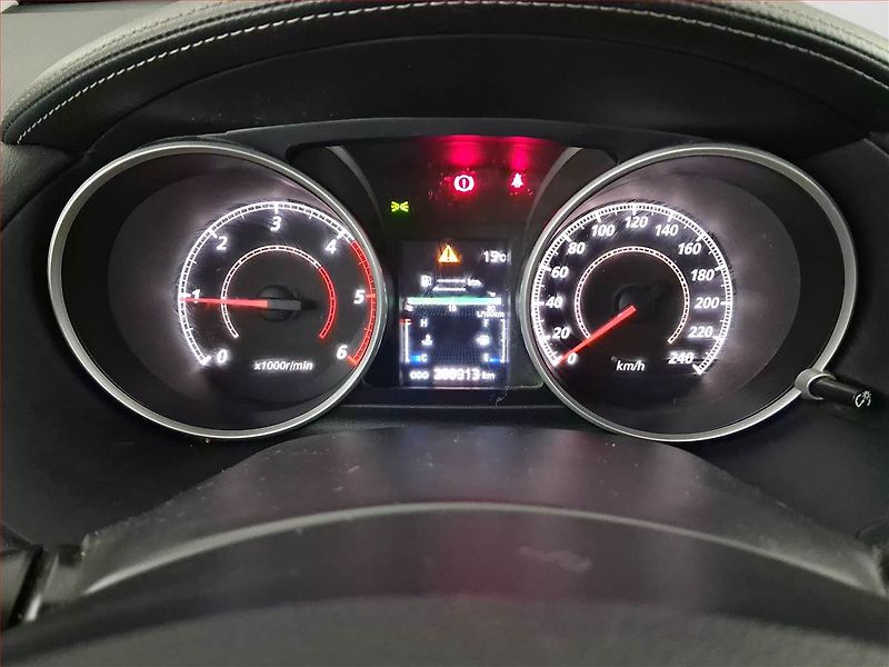 Mitsubishi Outlander (2013) 2.2 DI-D, 4X4, 7 míst - fotka 11 z 21