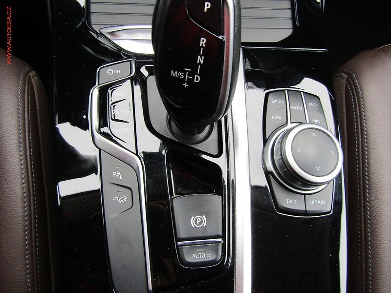 BMW X3 (2021) 2.0d xDrive20d, ČR, AT, navi - fotka 16 z 21