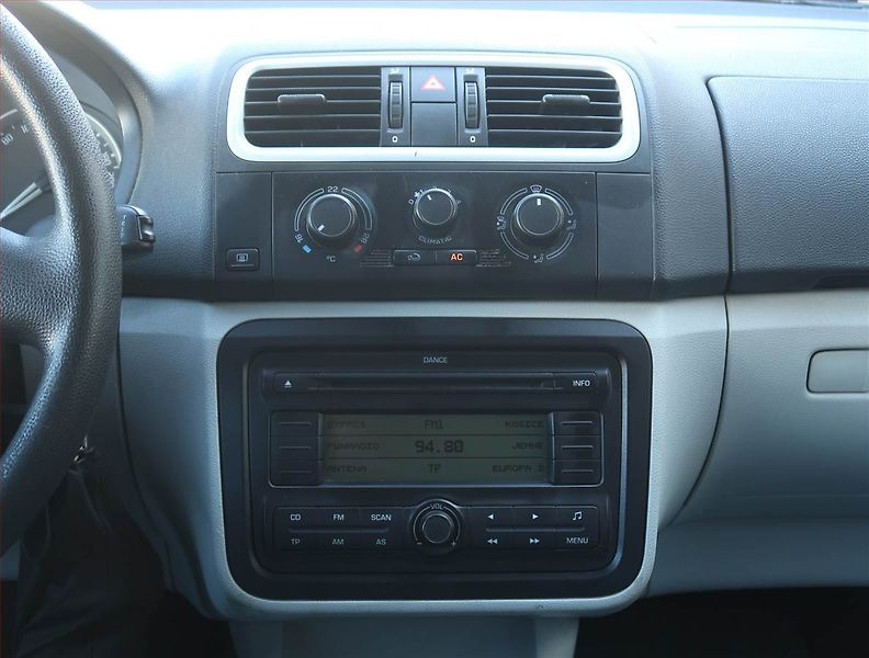 Škoda Fabia (2009) 1.2, po STK, za super cenu - fotka 12 z 15