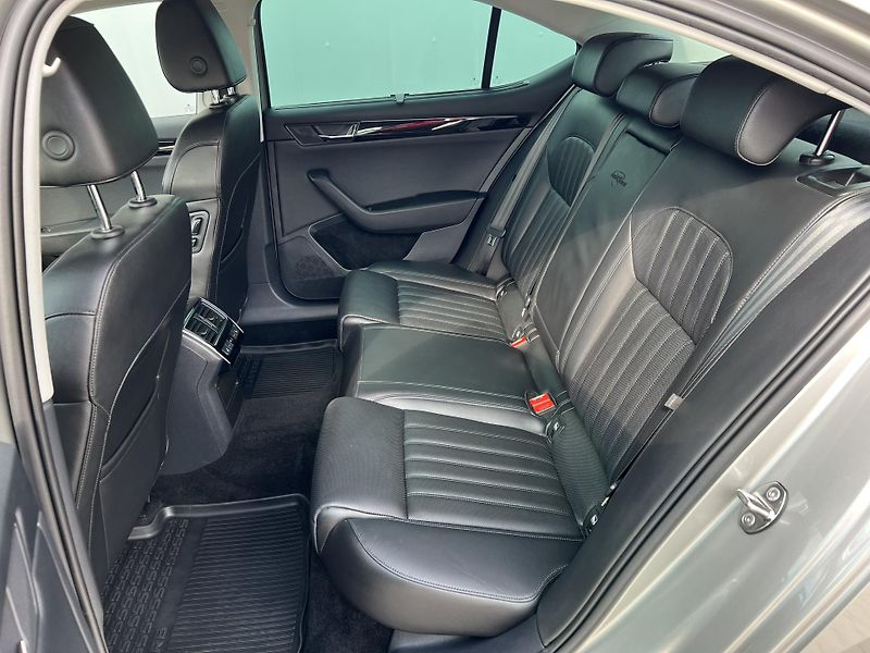 Škoda Superb (2017) 2,0TDi140kW Laurin&Klement DSG - fotka 28 z 42