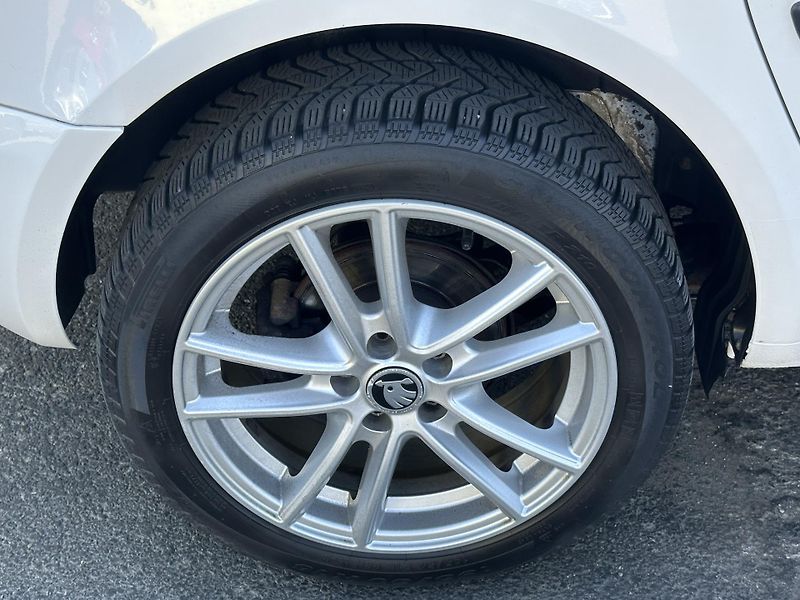 Škoda Roomster (2014) 1.2TSI/63kW * KLIMA * 2.Maj  - fotka 31 z 33