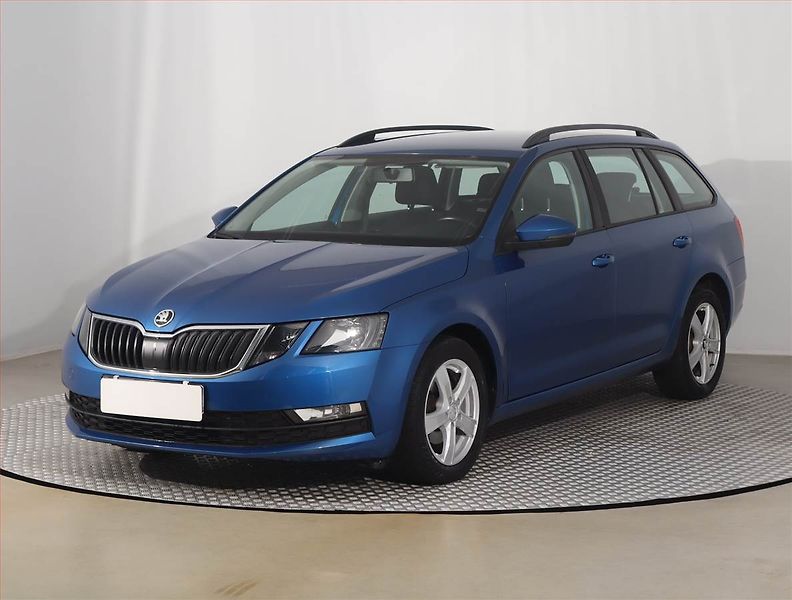 Škoda Octavia (2018) 1.6 TDI, Tempomat - fotka 2 z 14