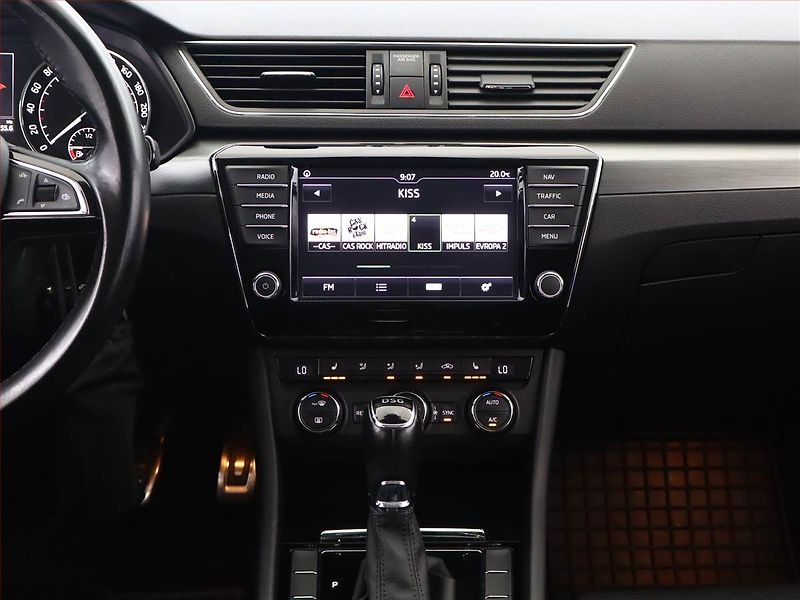 Škoda Superb (2015) Ambition 2.0 TDI, Automat - fotka 10 z 19