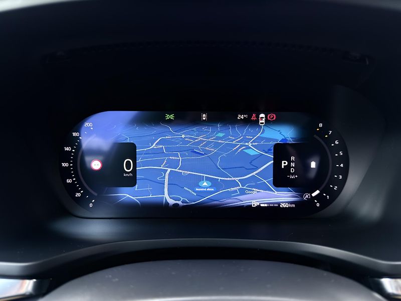 Volvo V60 B4 FWD // PLUS DARK + kola - fotka 29 z 54