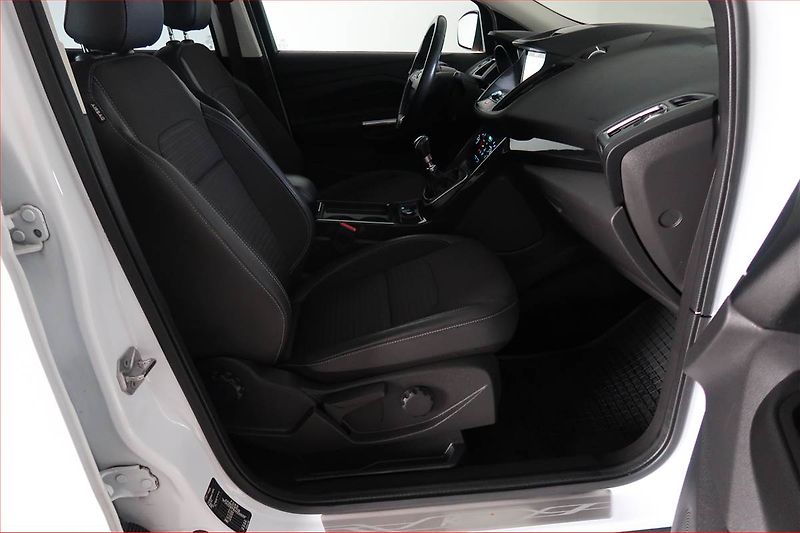 Ford Kuga (2019) 1.5 EcoBoost, ČR,1.maj - fotka 9 z 18