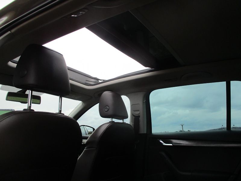 Škoda Octavia SCOUT 2.0TDi RS 135kW DSG - fotka 40 z 46