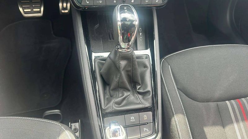 Škoda Scala Monte Carlo 1,0 TSI 85kW/DSG/T - fotka 17 z 28