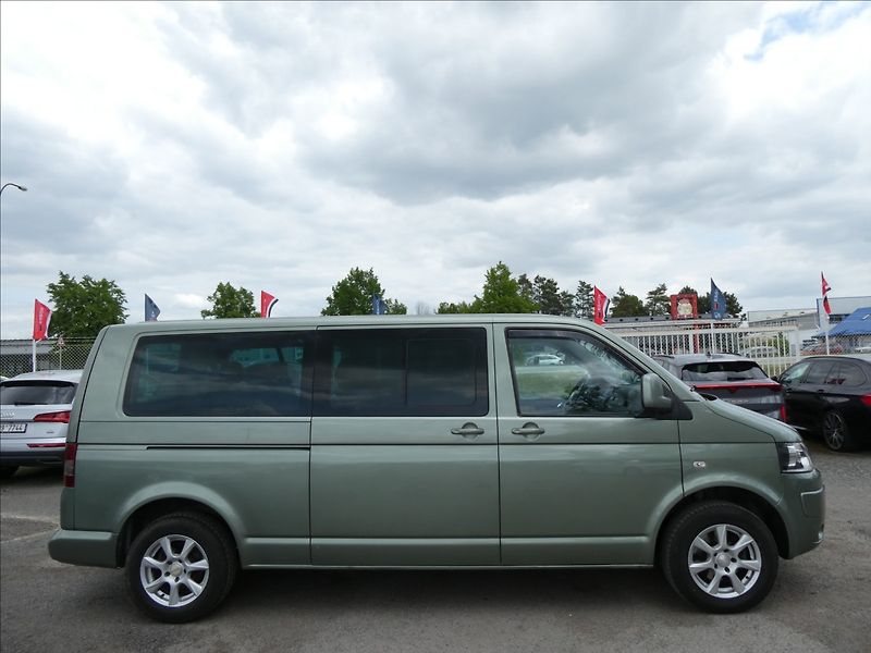 Volkswagen Caravelle 2,5 TDi 96kW LONG 8.míst,závěs - fotka 10 z 33