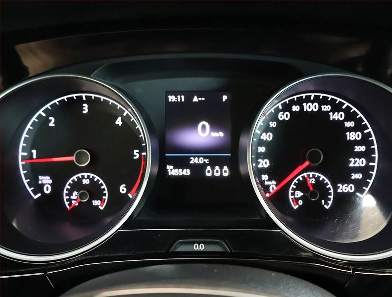 Volkswagen Touran (2017) 2.0 TDI, Automat, Navi - fotka 11 z 29