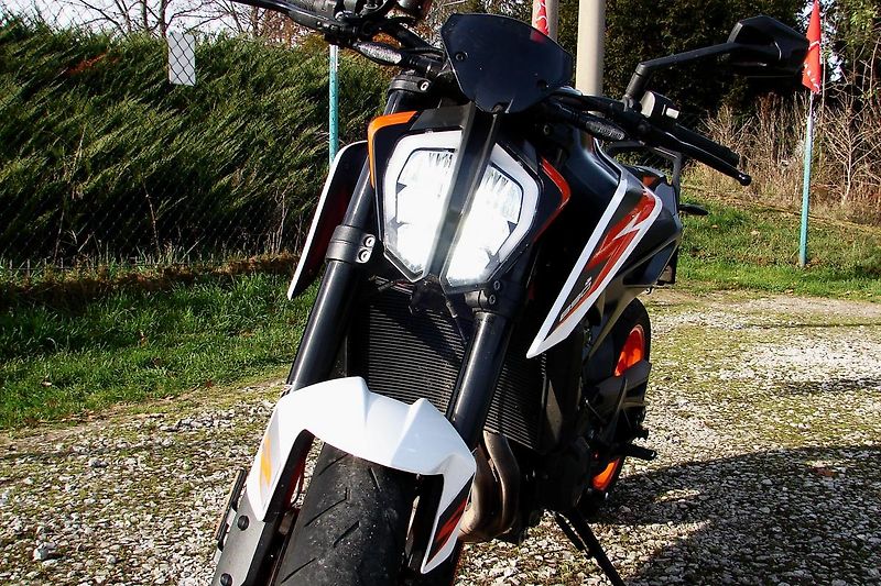 KTM 890 Duke R 121PS ČR 1. maj. - ZADÁNO! - fotka 24 z 34