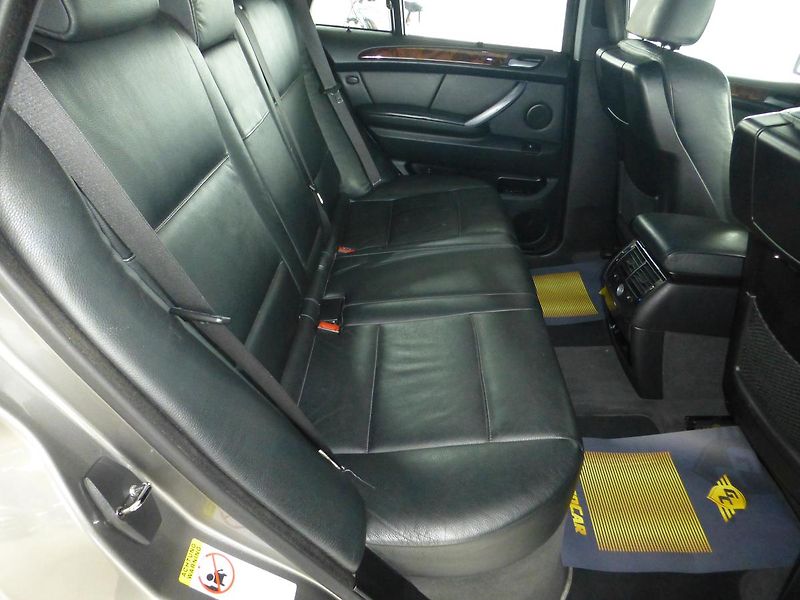 BMW X5 (2006) 3,0D*XENON**KAMERA**PANORAMA - fotka 30 z 35