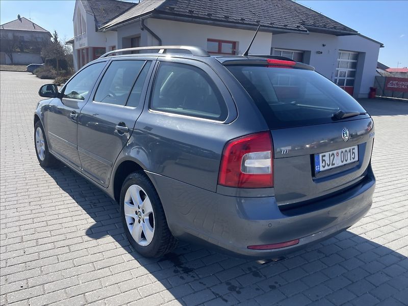 Škoda Octavia 2,0 TDi 103kw CFH Euro5 - fotka 29 z 32