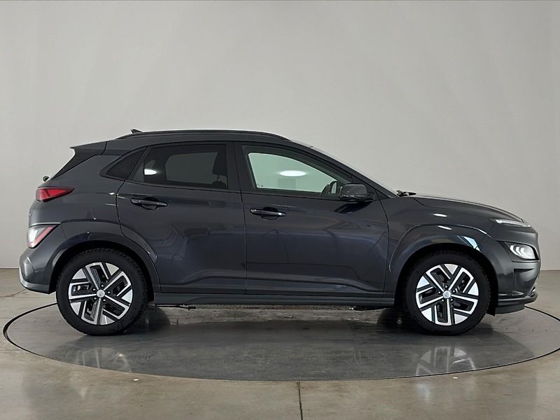 Hyundai Kona 64kWh - fotka 16 z 27