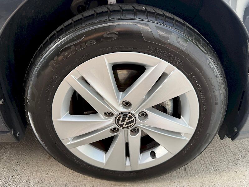 Volkswagen Golf (2024) 1.5 TSI 110kW Life - fotka 35 z 35