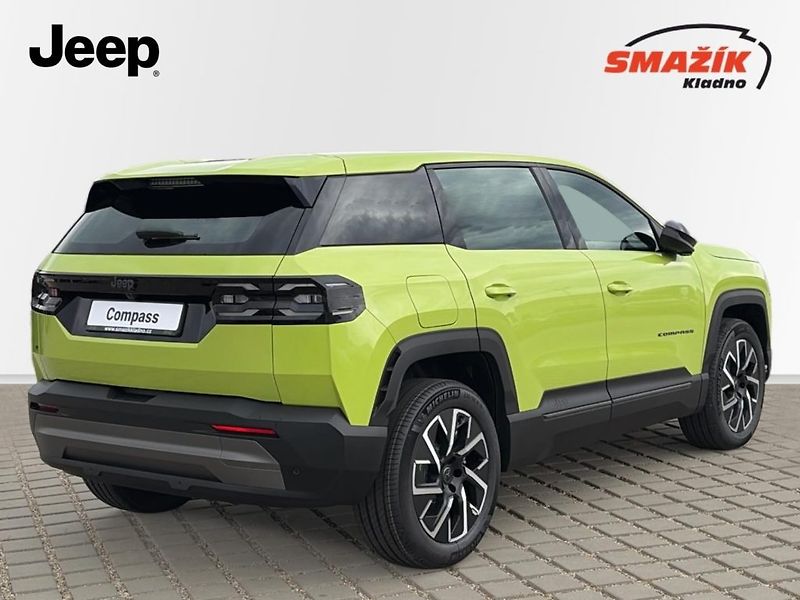 Jeep Compass (2026) Altitude Plug-in Hybrid 225k - fotka 4 z 23
