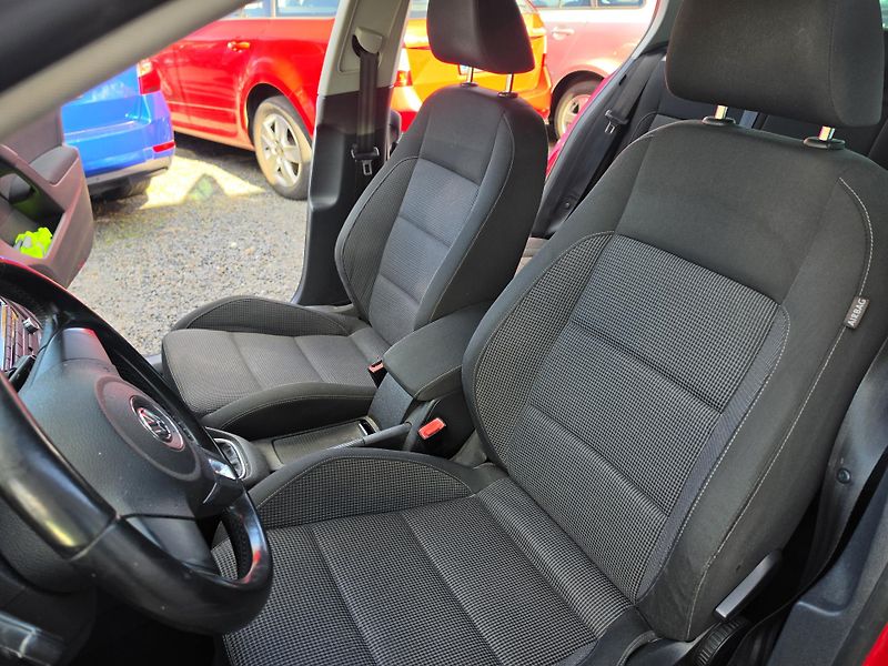 Volkswagen Golf 1.2 TSI  - fotka 13 z 26