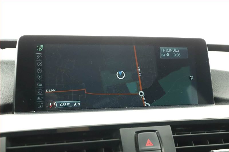 BMW Řada 3 (2015) M Sport 330d xDrive GT - fotka 11 z 20