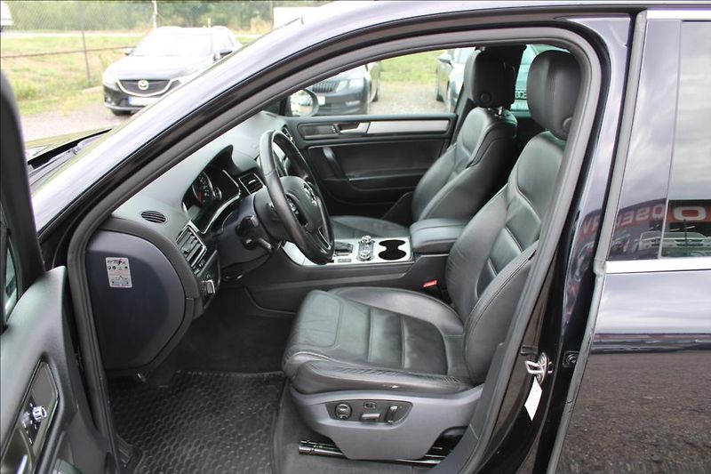 Volkswagen Touareg 3,0 TDi  4 x 4, AUTOMAT, DPH - fotka 10 z 40