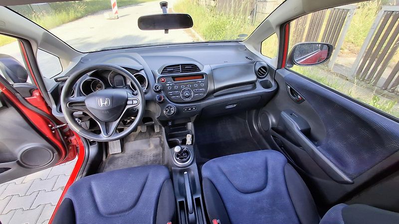 Honda Jazz 1.2 benzin 66 kw Facelit - fotka 19 z 36
