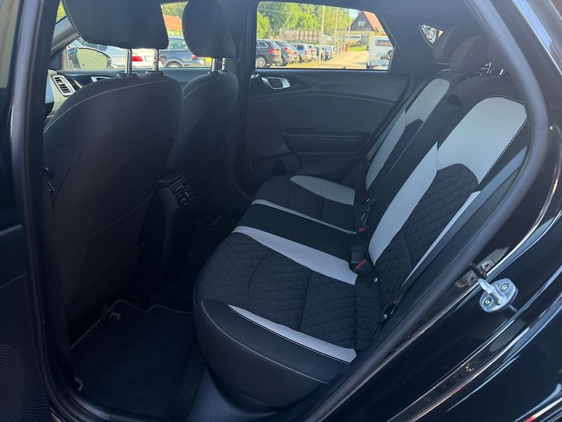 Kia ProCeed (2019) 1.4T-GDI/GT-LINE/1MAJ/ČR/DPH - fotka 13 z 36
