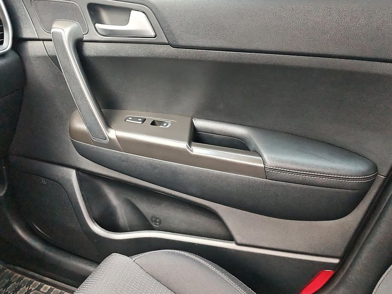 Kia Sportage (2018) ČR , kamera , 1.majitel - fotka 17 z 20
