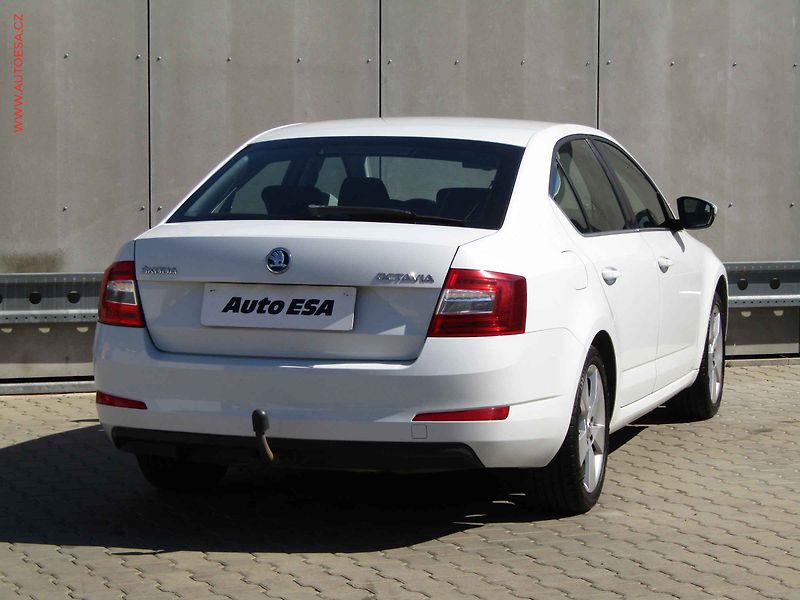 Škoda Octavia (2015) 1.6 TDi, ČR, AC, TZ, park - fotka 4 z 21