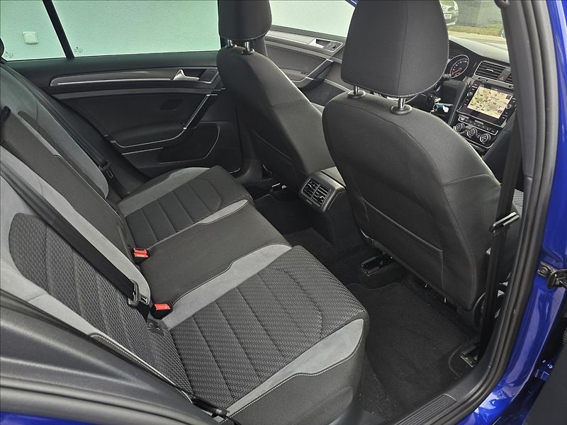 Volkswagen Golf VII 1,4TSi R-Line NAVI ALU - fotka 33 z 43