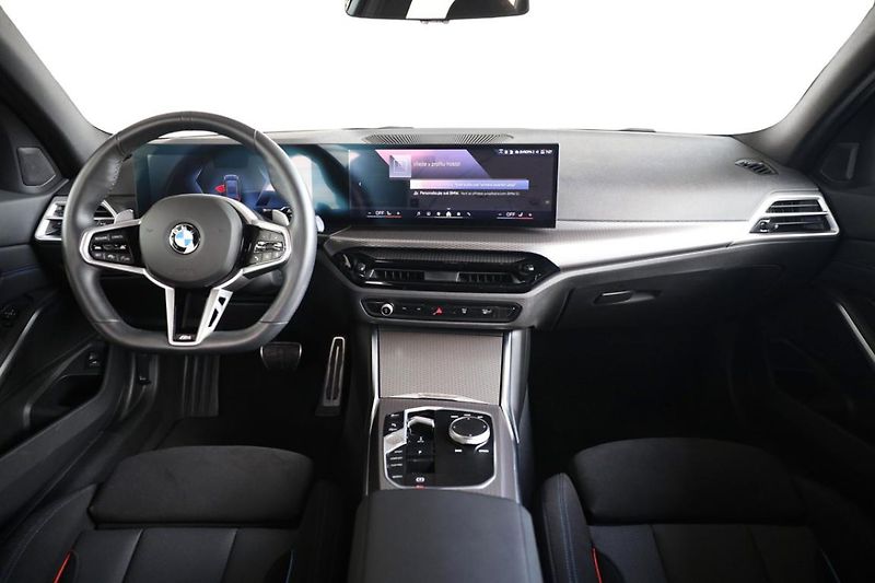 BMW Řada 3 330i xDrive Touring - fotka 5 z 21