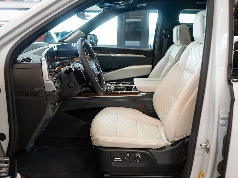 Cadillac Escalade (2026) 6.2 ESV Sport Platinum 2026 - fotka 14 z 50