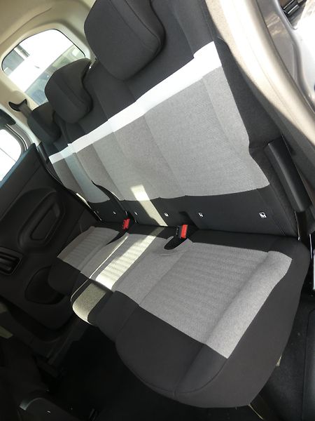 Citroën Berlingo (2026) PLUS PROFI Diesel 100k Manual  - fotka 8 z 17