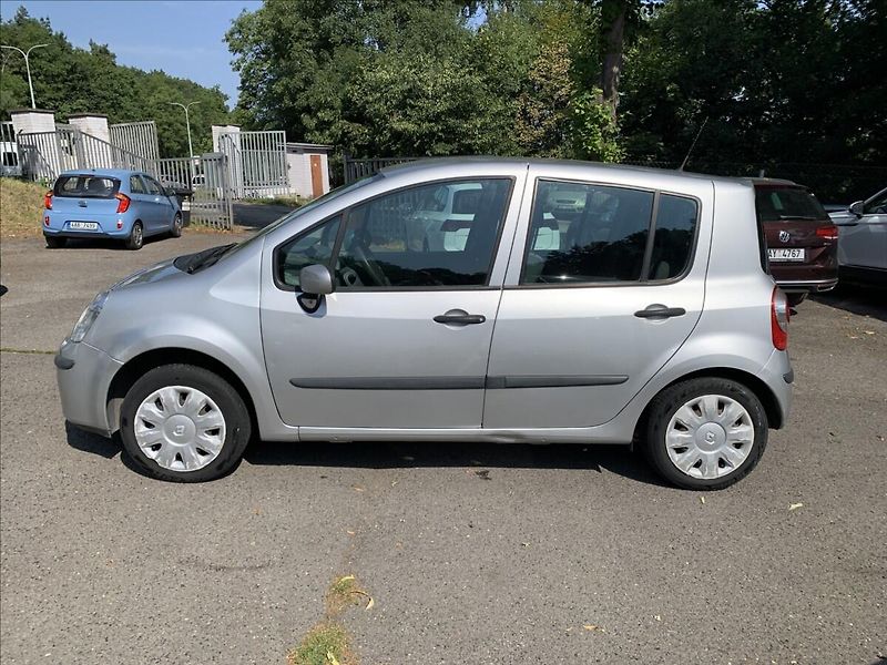 Renault Modus 1,2 ČR,KLIMATIZACE - fotka 8 z 17