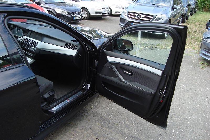BMW Řada 5 (2013) 535d Xdrive,M-paket,S.kniha - fotka 48 z 73