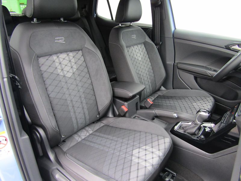 Volkswagen T-Cross R-Line People1.5 TSI 110 kW 7D - fotka 26 z 34